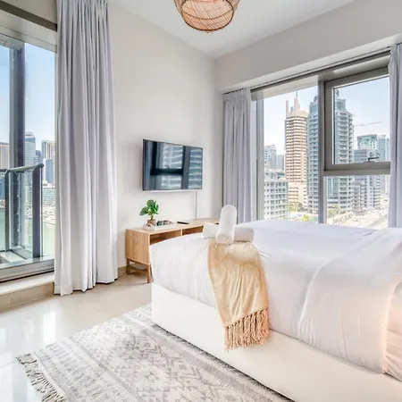 Rustic 2Br At Sparkle Tower 1 Dubai Marina By Deluxe Holiday Homes Exterior photo