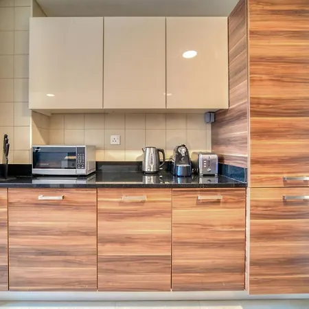 Rustic 2Br At Sparkle Tower 1 Dubai Marina By Deluxe Holiday Homes Exterior photo