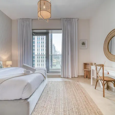 Rustic 2Br At Sparkle Tower 1 Dubai Marina By Deluxe Holiday Homes Exterior photo